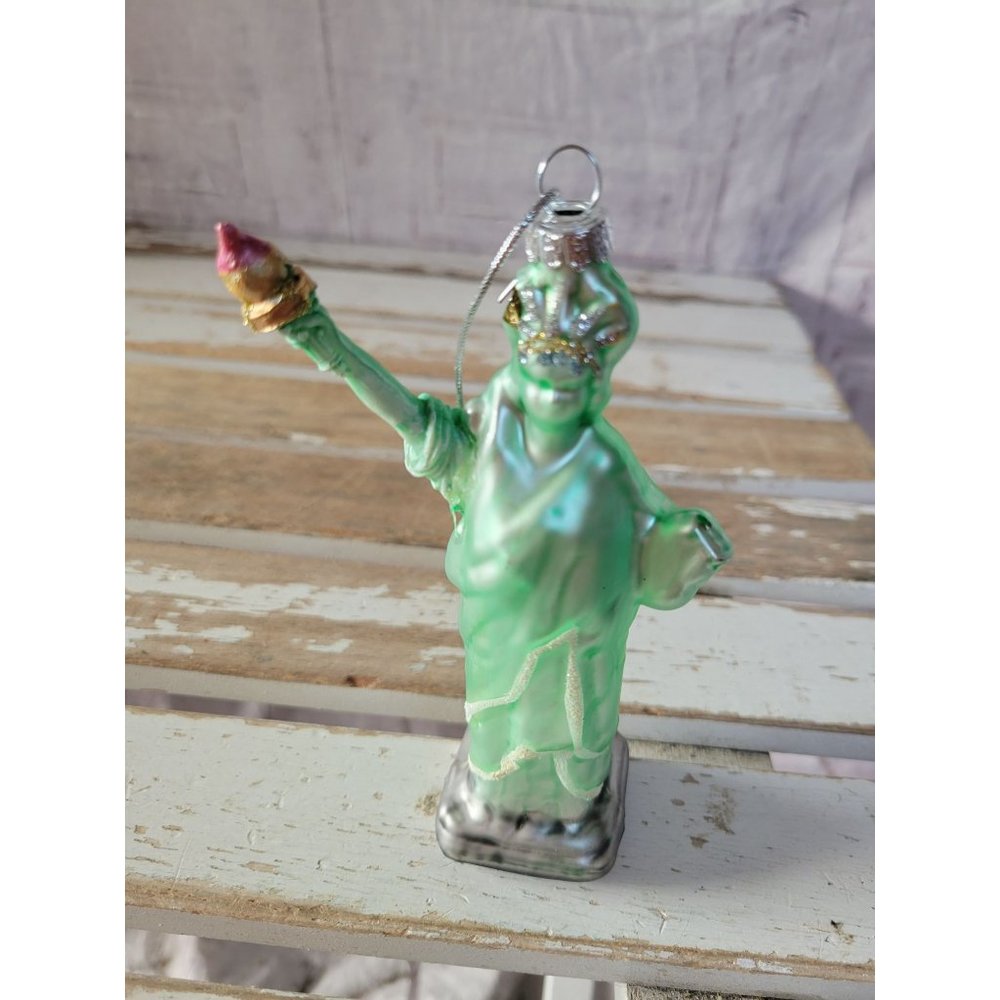 Glass Statue of Liberty AS IS ornament Xmas holiday home tree decor